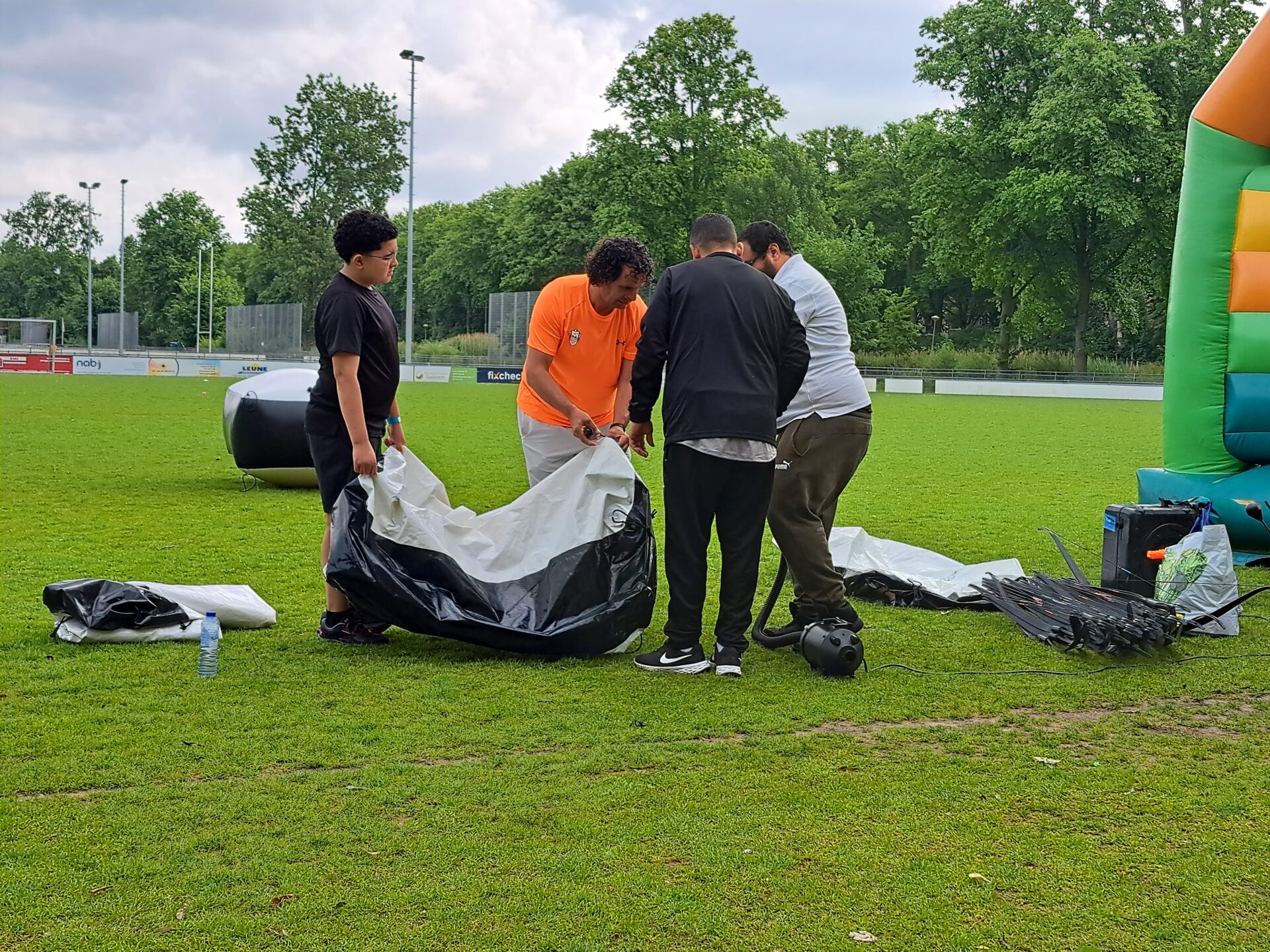 HMC Touzani FC Sluit Seizoen en Tijdperk Af Met Geslaagd Eindfeest