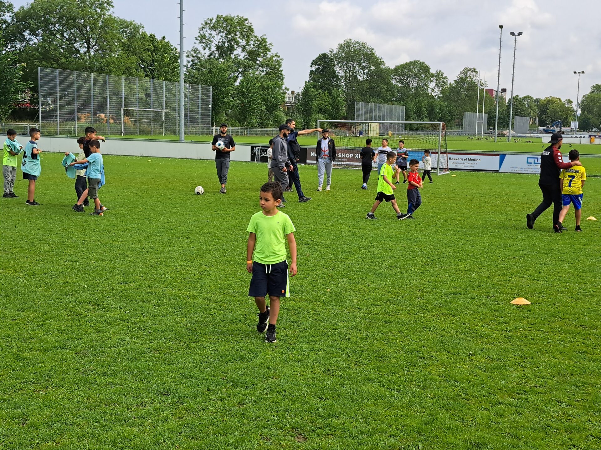 HMC Touzani FC Sluit Seizoen en Tijdperk Af Met Geslaagd Eindfeest